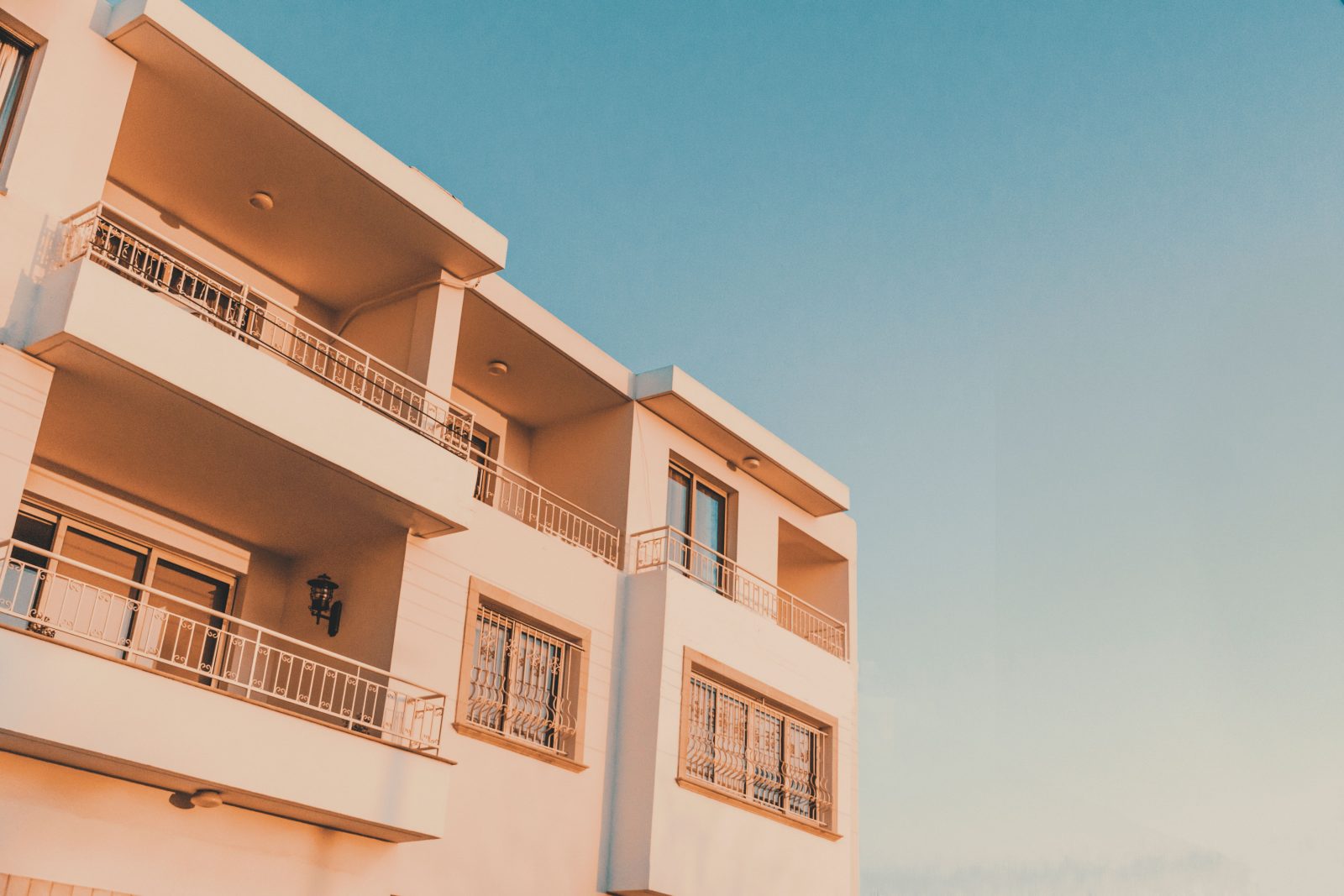Préparer une vente immobilière durant l'été pour optimiser ses chances et gagner du temps !