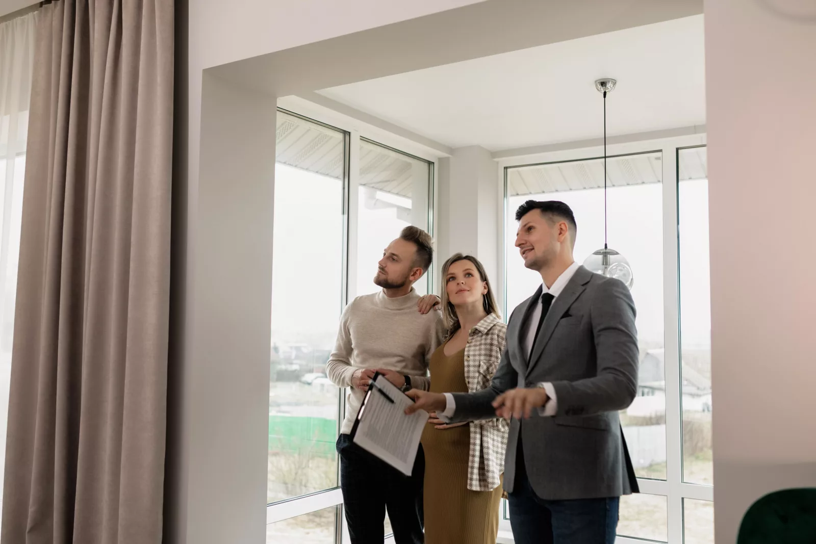 Agent immobilier ou mandataire : quelles différences ?