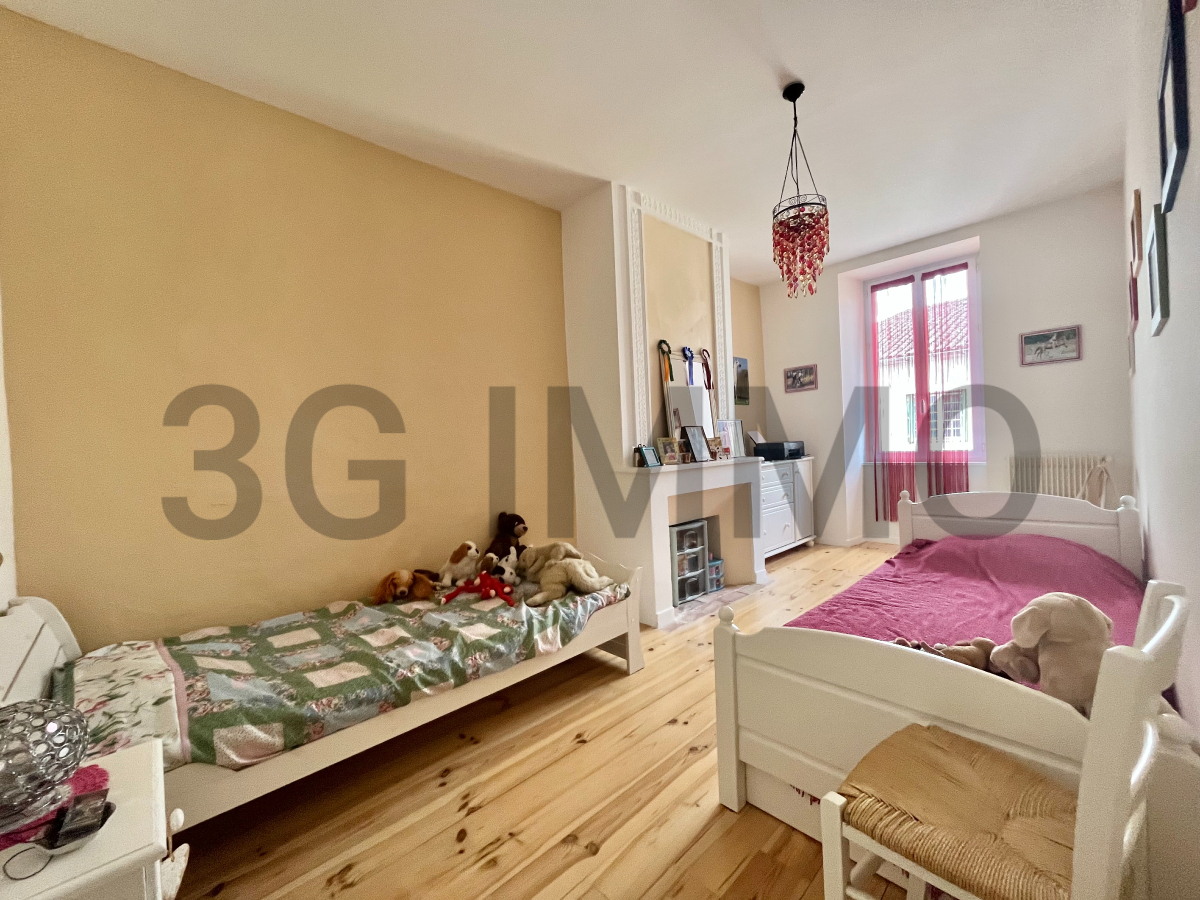 Photo mobile 13 | Villandraut (33730) | Maison de 212.00 m² | Type 7 | 298500 € |  Référence: 194210JL