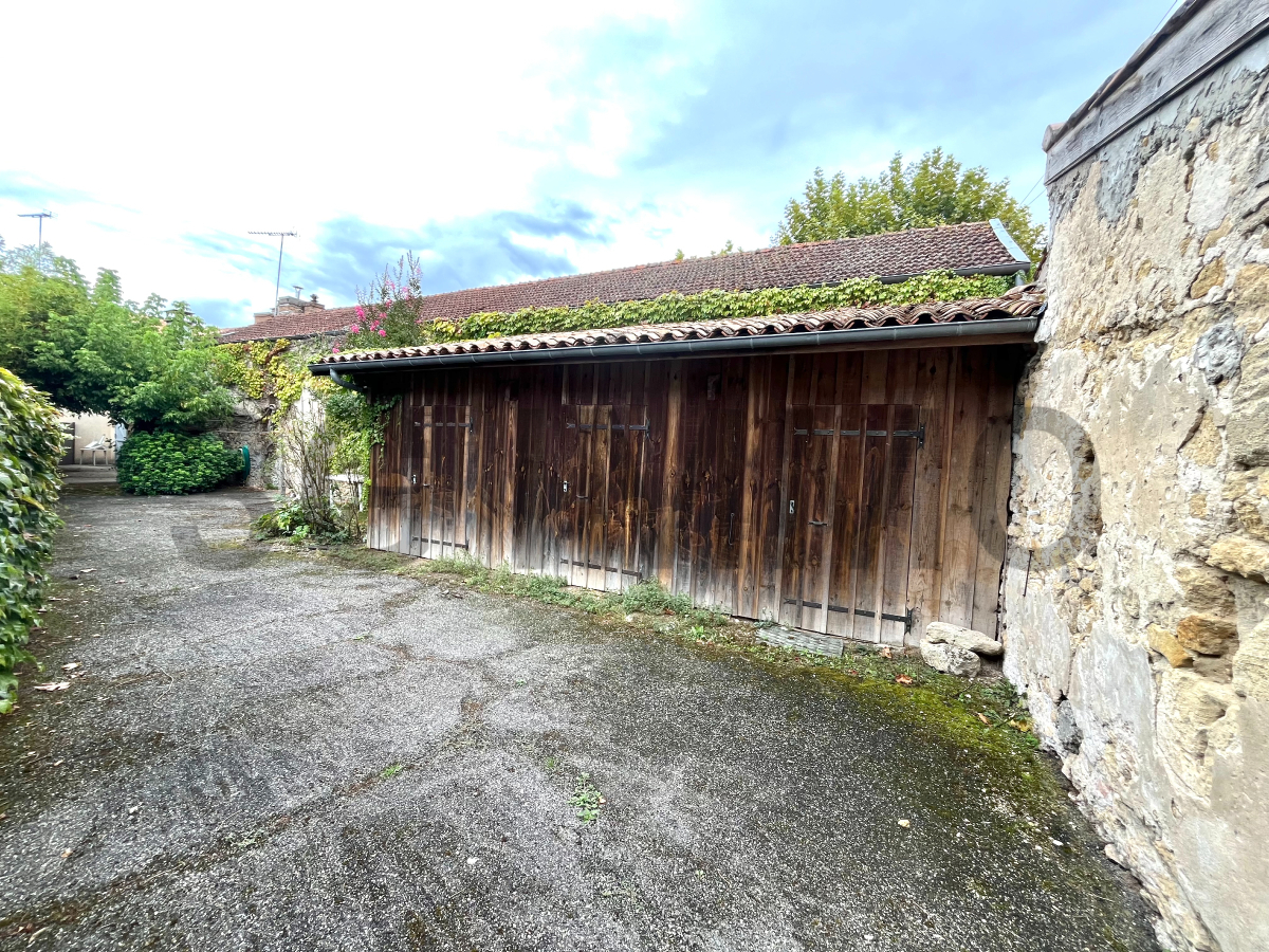 Photo mobile 15 | Villandraut (33730) | Maison de 212.00 m² | Type 7 | 298500 € |  Référence: 194210JL